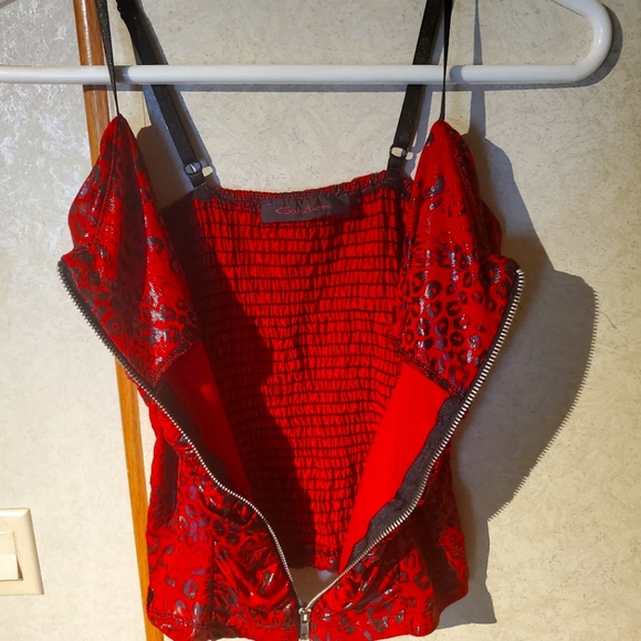 84. Seductions Women's Red Leppard print Zip Up Top - Picture 3 of 4